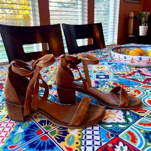 cognac suede lace up sandals 🧡